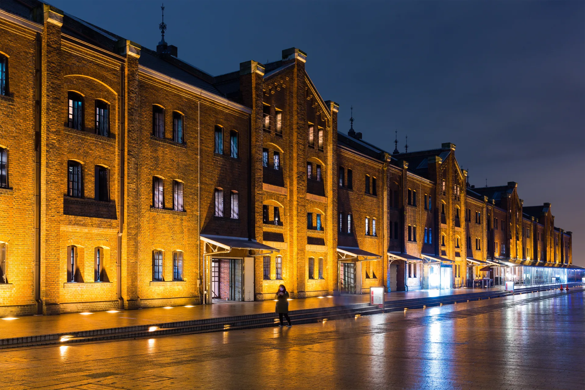 yokohama-red-brick-warehouse-at-night-in-japan-2025-03-25-08-07-58-utc